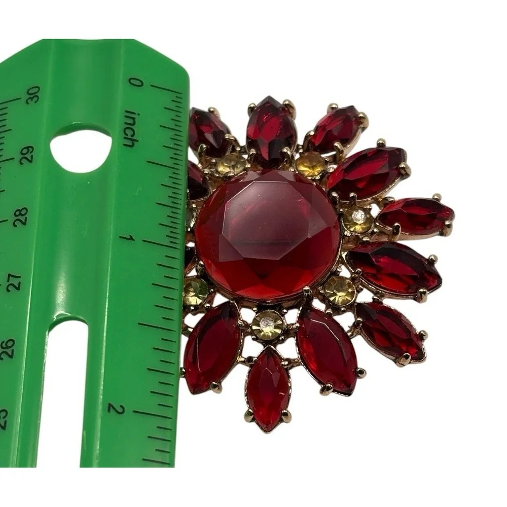 Vintage Monet Red & Amber Faceted Glass Rhinestone Starburst Brooch Gold Tone 2